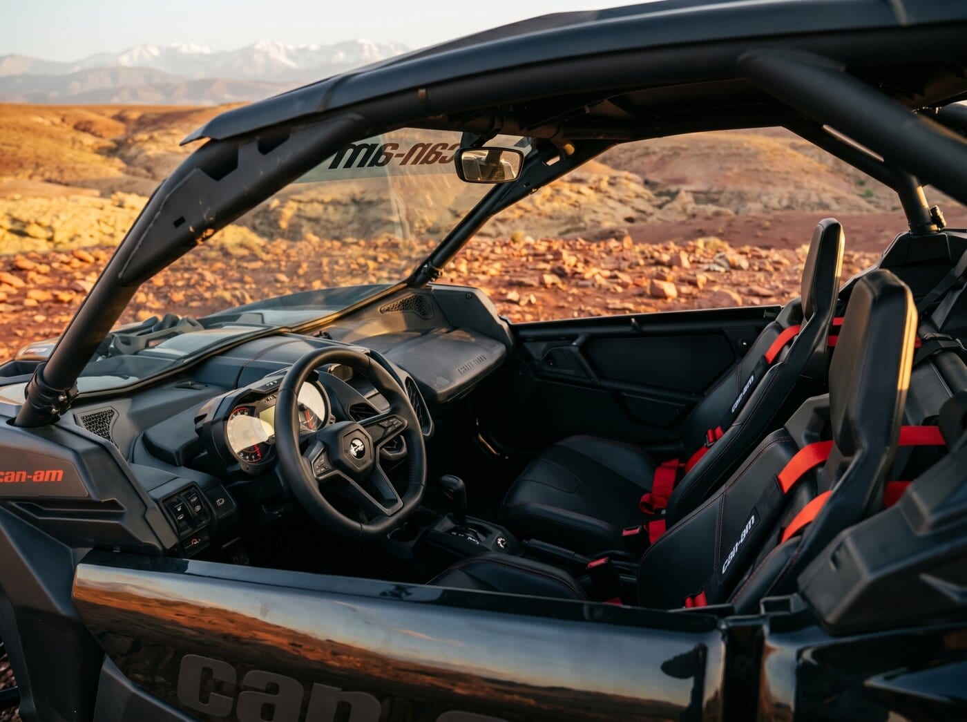 Sièges arrière et harnais du buggy 4 places Can-Am