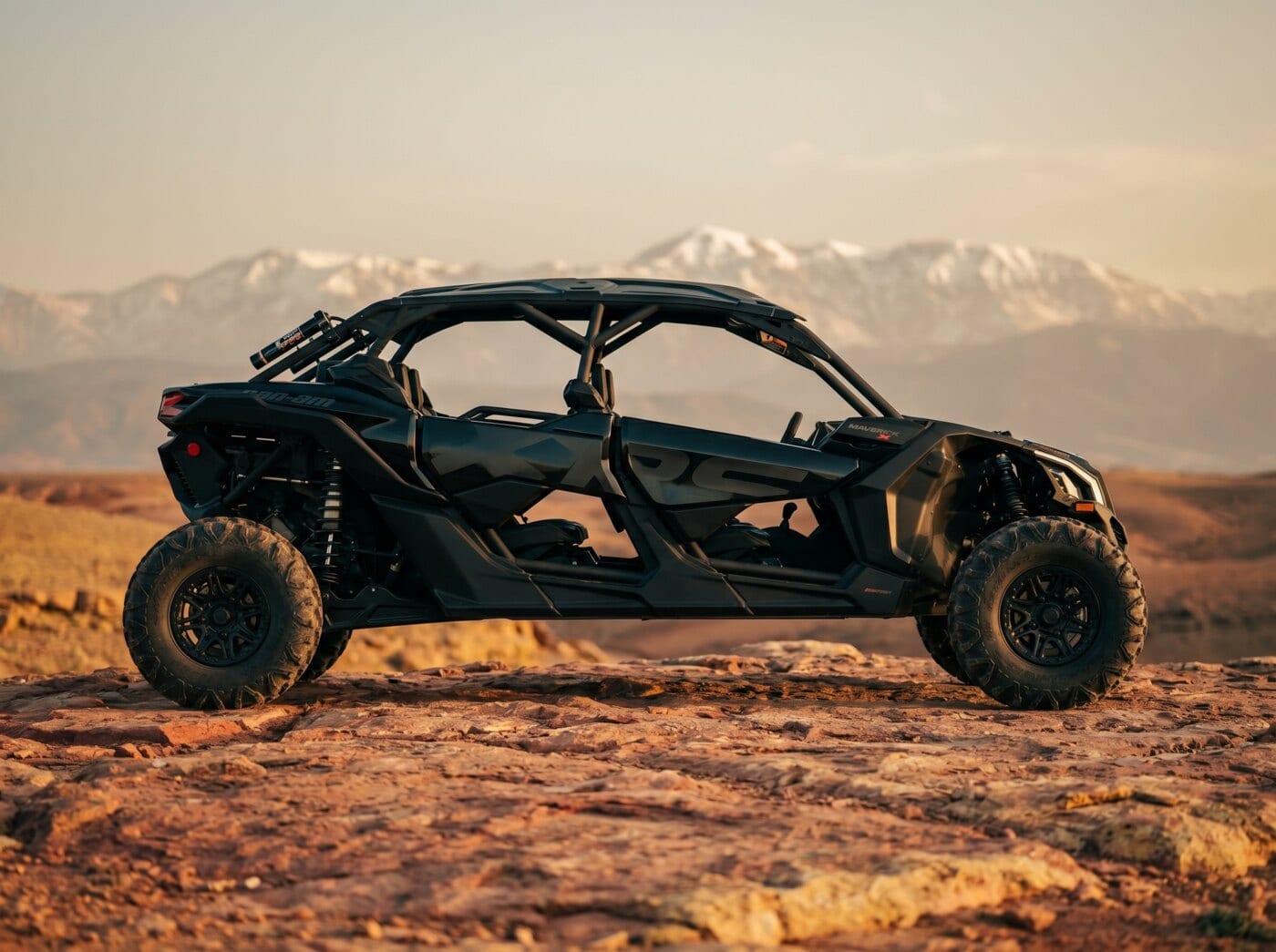 Buggy Can-Am Maverick X3 Max 4 places de profil