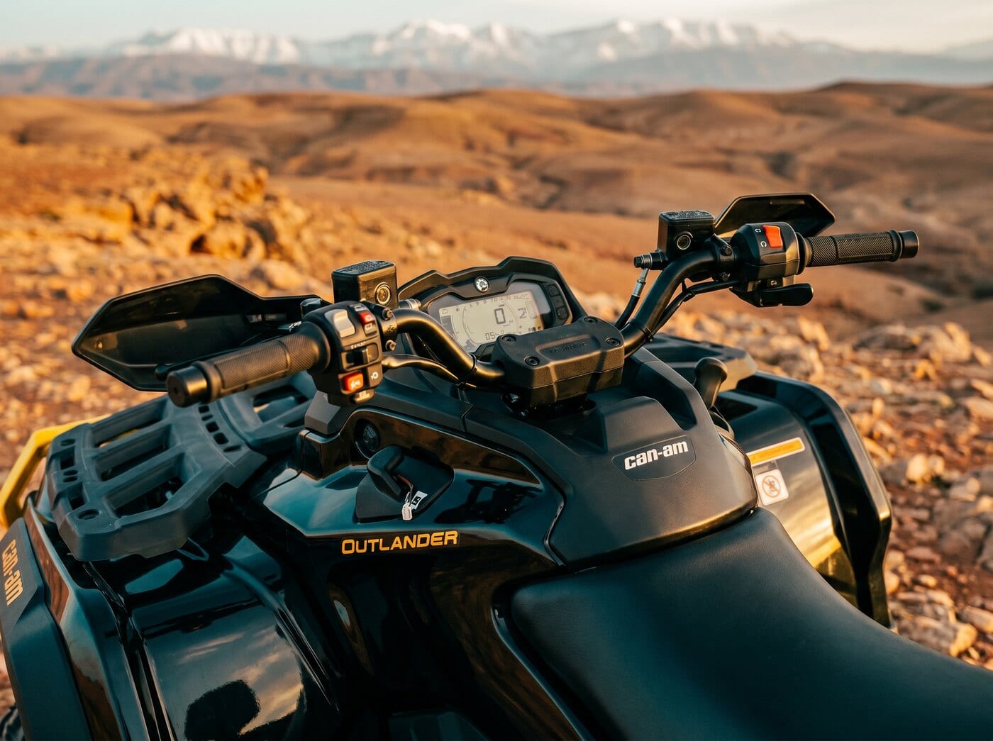 Moteur et suspensions du quad Can-Am Outlander 850