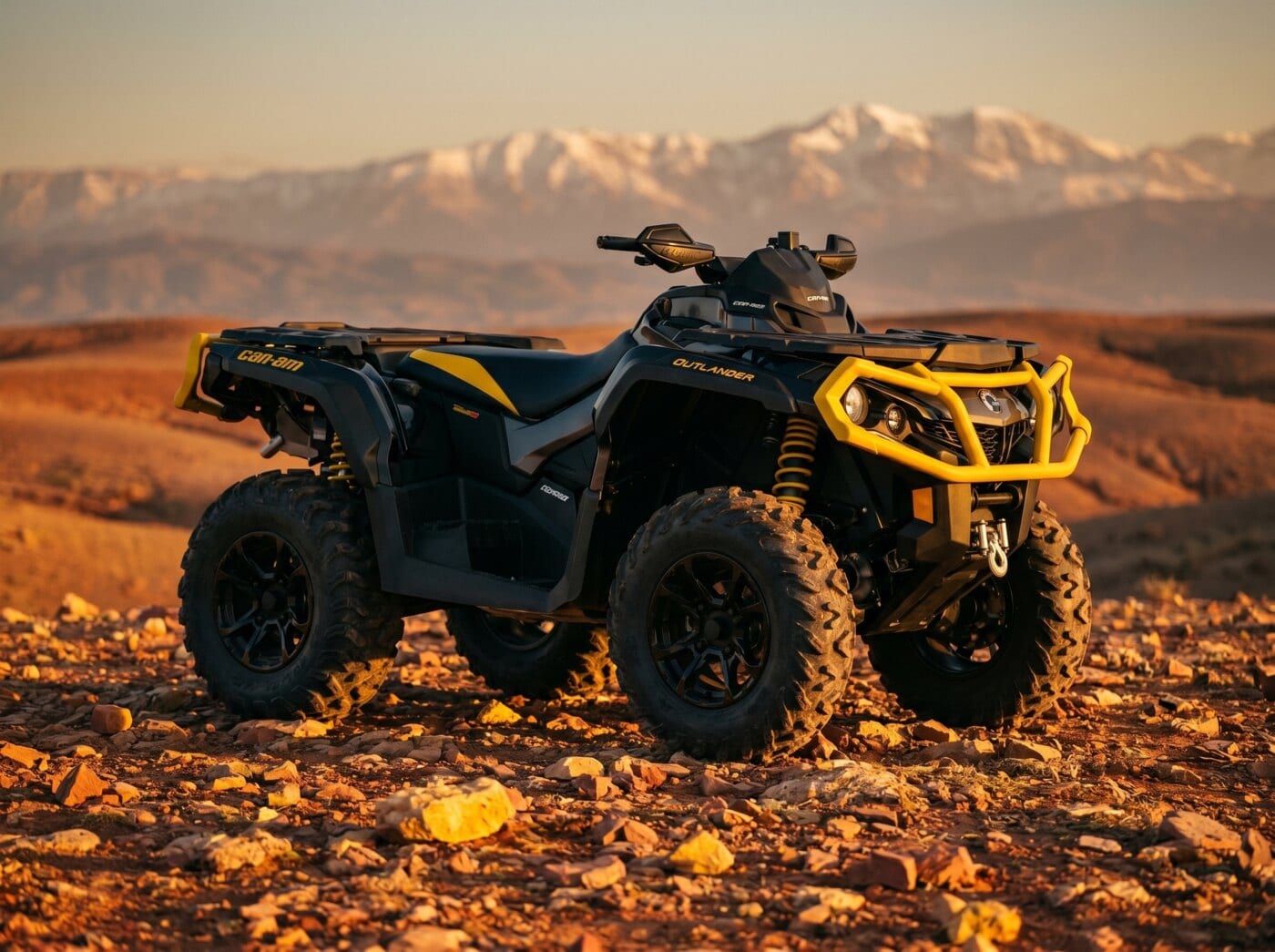 Quad Can-Am Outlander 850 de profil face à l’Atlas